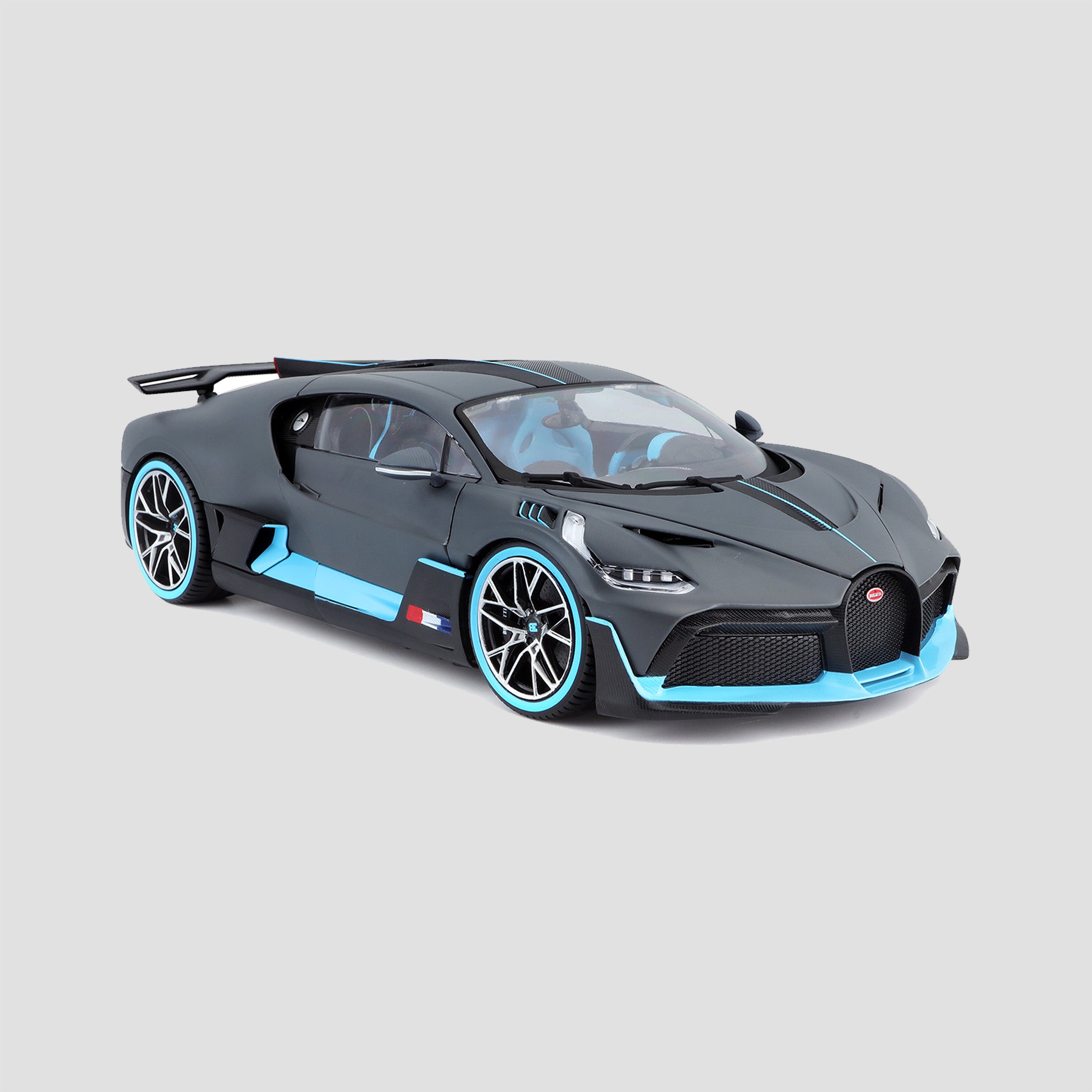 Bugatti Divo Scale Model 1:18 Grey — image 1