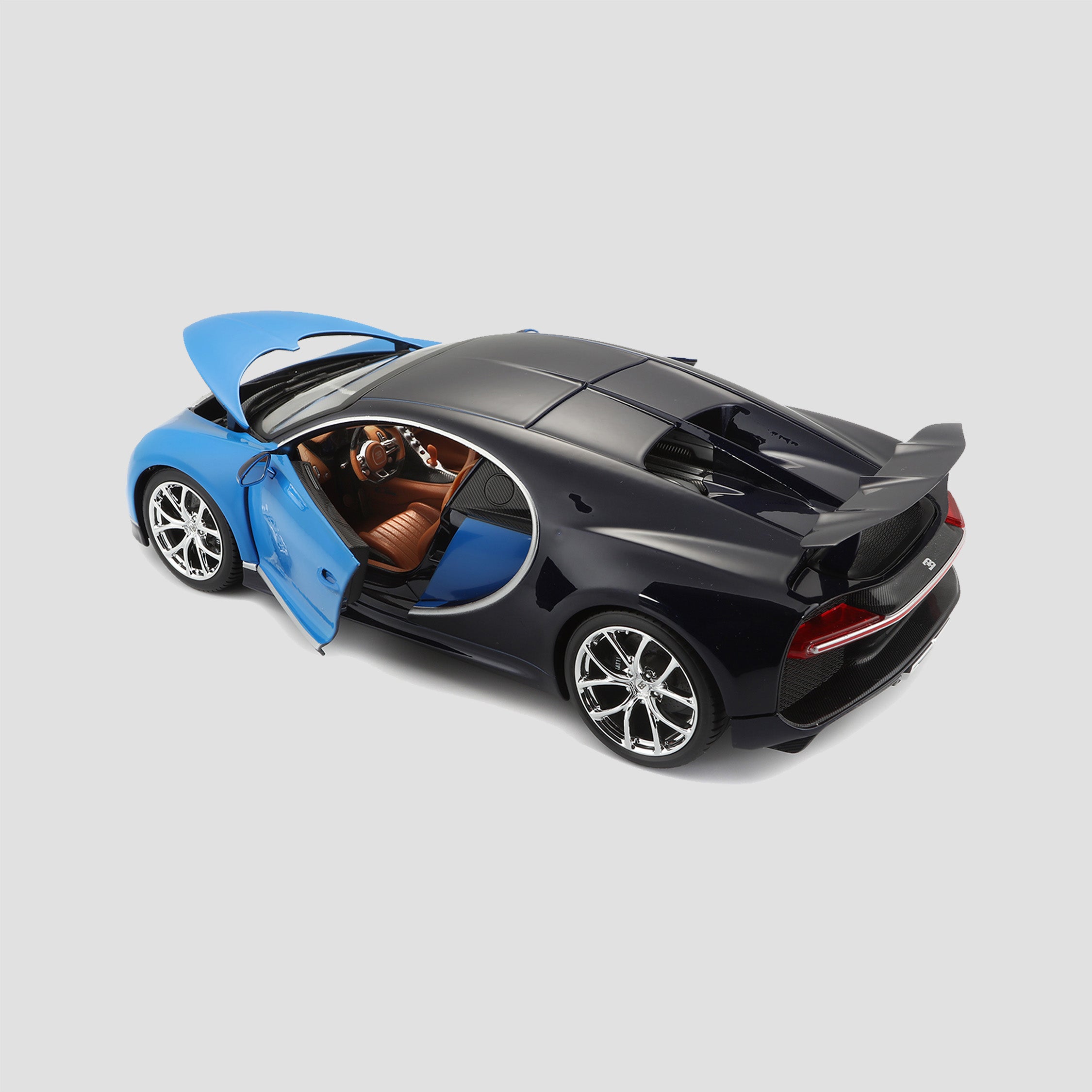 Bugatti Chiron Scale Model 1:18 Blue — image 2