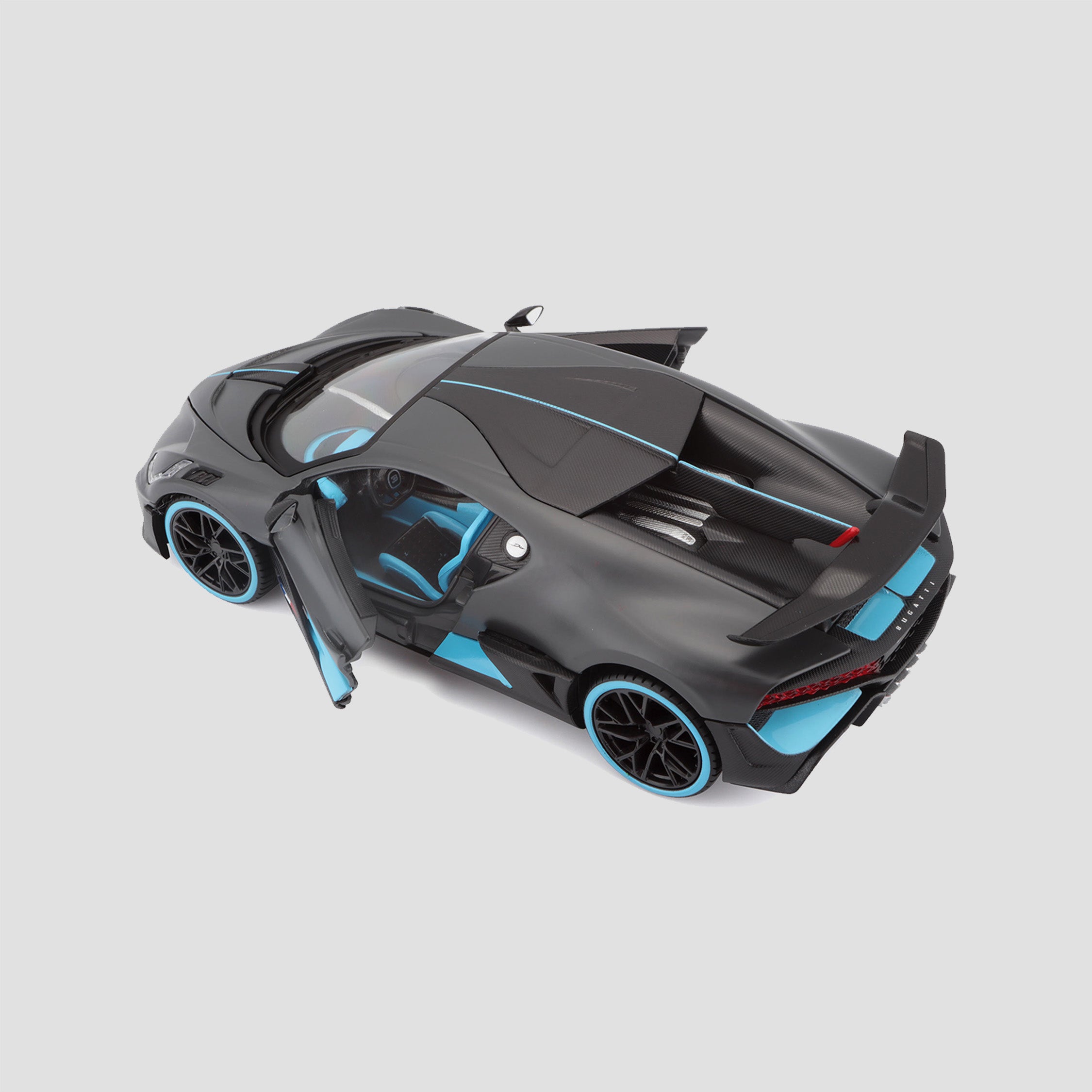 Bugatti Divo Scale Model 1:24 Grey — image 2